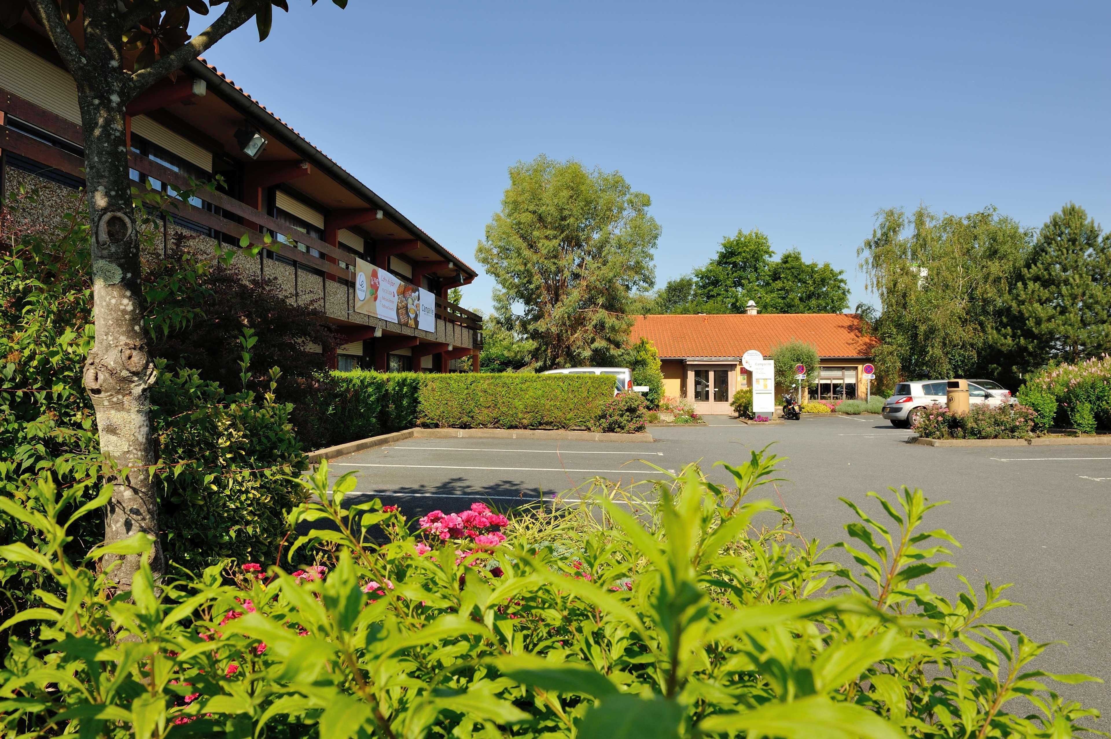 Hotel Campanile Cholet Exterior foto